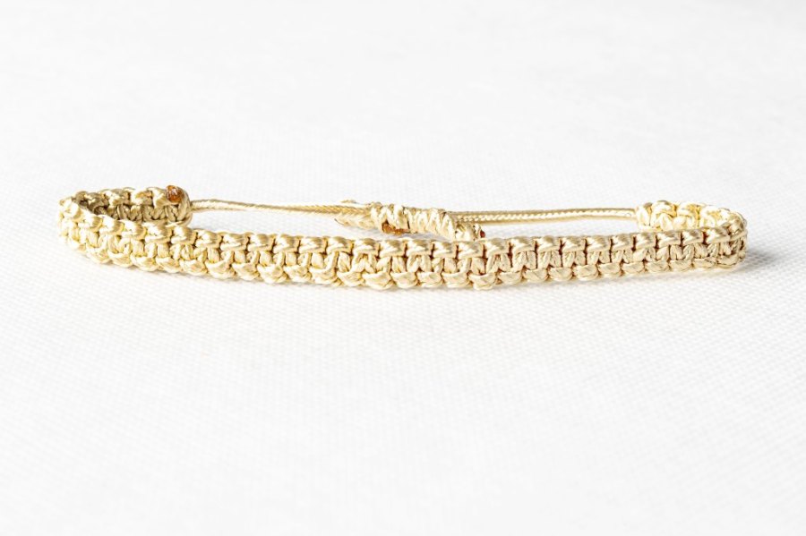 Bransoletka sznurkowa